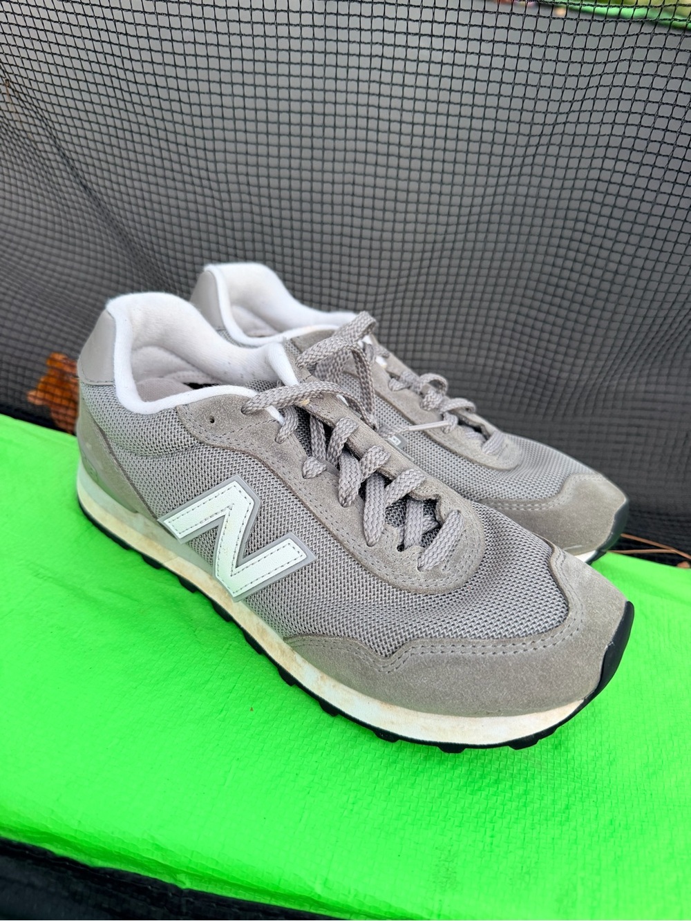 New Balance Men’s Light Grey Retro Mesh & Suede Sneakers
